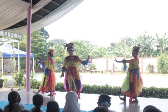 #GerakanLiterasiJakarta - Cerita Akhir Pekan : RPTRA Patung Tunas Teratai